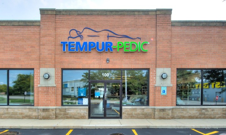 Photo of Aurora storefront