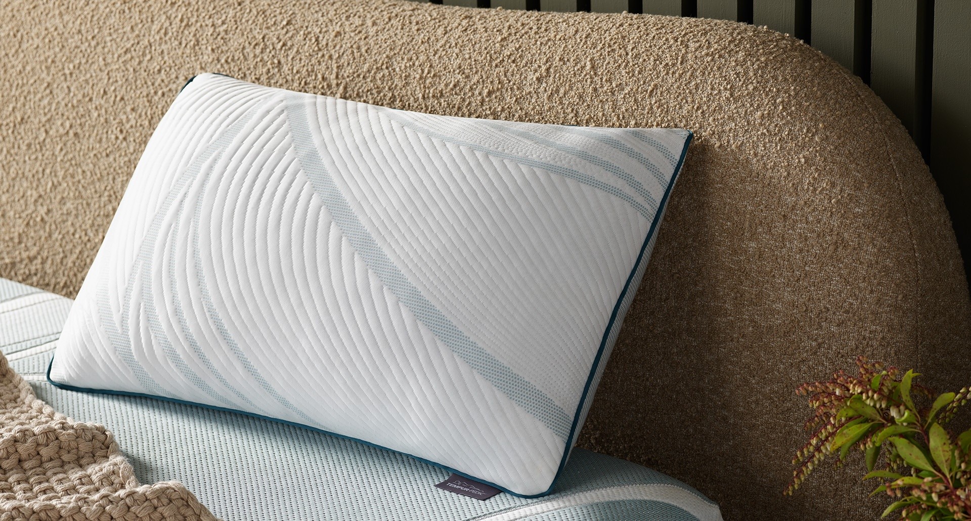 TEMPUR_Pillow_Adapt_ProAdjust_Styled_MAR24_04