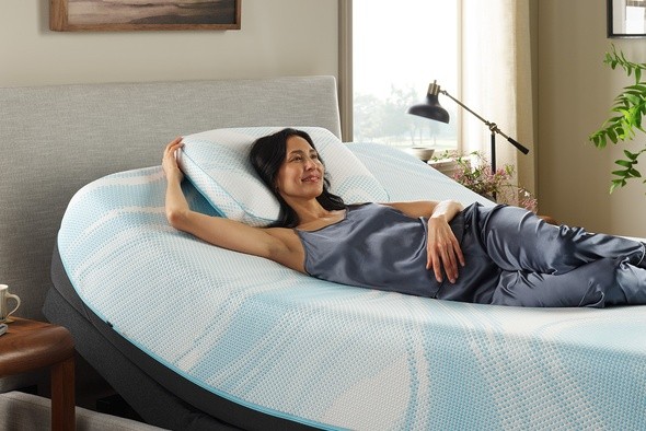 TEMPUR-Breeze® Pillow Collection | Tempur-Pedic