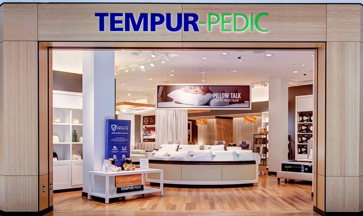 Photo of the Woodfield storefront